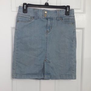 GAP Stretch Denim Skirt (Size: 1)